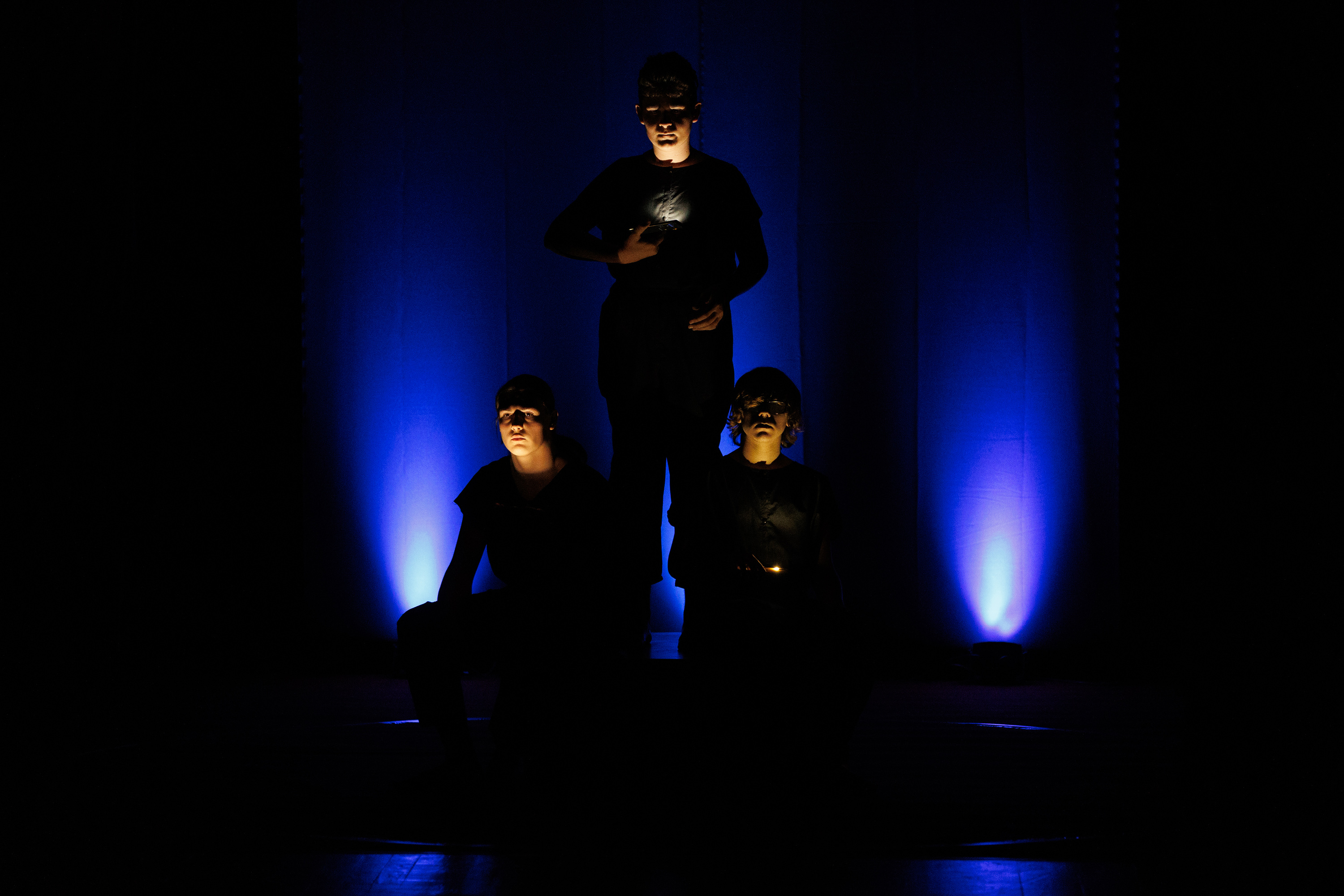 Igrajmo se: Zabranjeno mlađima od 15 strana A