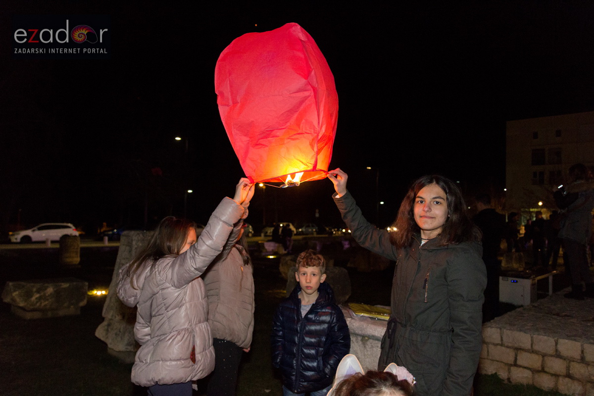 Humanitarni svjetlosni spektakl “Zaželi ljubav” na zadarskom Forumu, 18. veljače 2017. Humanitarni svjetlosni spektakl “Zaželi ljubav” na zadarskom Forumu, 18. veljače 2017.
