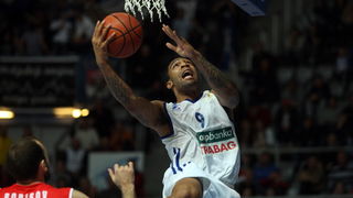 Zadar, 090313.
Dvorana Kresimira Cosica.
Utakmica 24.kola ABA lige, KK Zadar – KK Radnicki.
Na fotografiji: igrac Zadra (bijeli) Romeo Travis.
Foto: Jure Miskovic / CROPIX Zadar, 090313.
Dvorana Kresimira Cosica.
Utakmica 24.kola ABA lige, KK Zadar – KK Radnicki.
Na fotografiji: igrac Zadra (bijeli) Romeo Travis.
Foto: Jure Miskovic / CROPIX