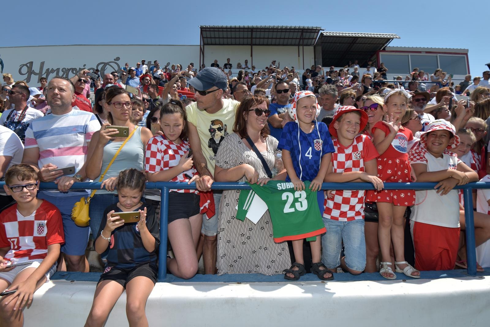 Modrić, Vrsaljko, Subašić i Livaković odali počast preminulom suigraču i prijatelju Hrvoju