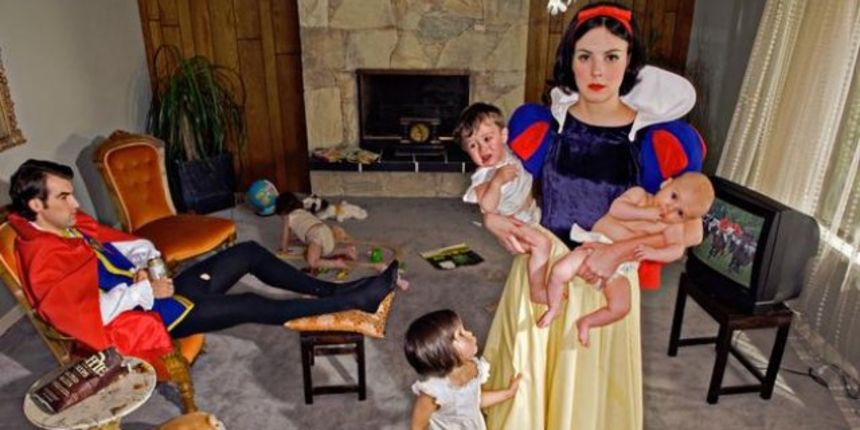 Serija intrigantnih fotografija pokazuje tragičnu sudbinu princeza iz bajke nakon “sretnog završetka”, Foto: Dina Goldstein