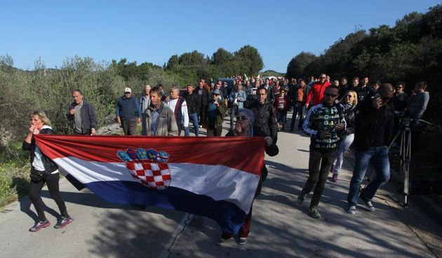 Radnicima škvera Nauta Lamjana interventna policija PU Zadarske onemogućila je pokušaj ulaska u škver u kojem se odvija stečajni postupak.  Photo: Filip Brala/PIXSELL