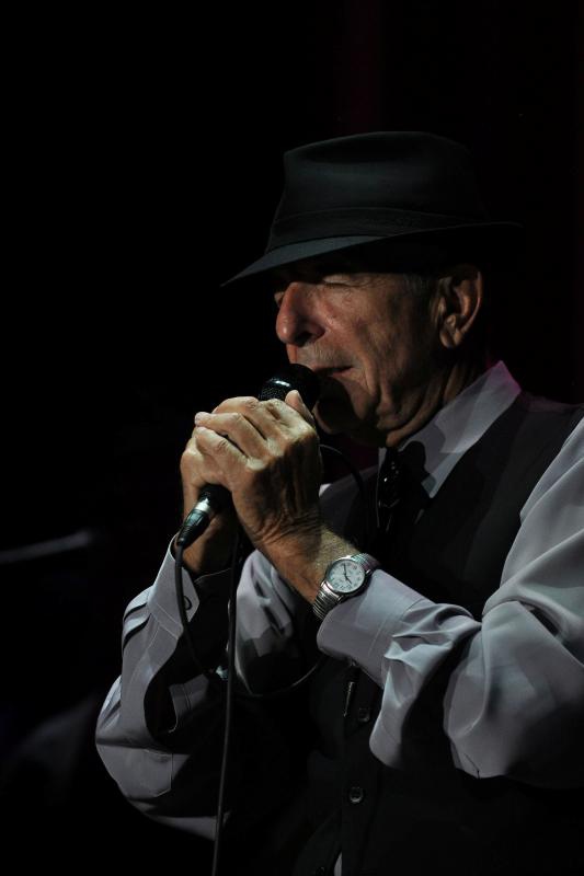 02.08.2013., Pula – Kanadski kantautor Leonard Cohen odrzao je koncert u prepunoj puslkoj Areni. Photo: Dusko Marusic/PIXSELL 02.08.2013., Pula – Kanadski kantautor Leonard Cohen odrzao je koncert u prepunoj puslkoj Areni. Photo: Dusko Marusic/PIXSELL