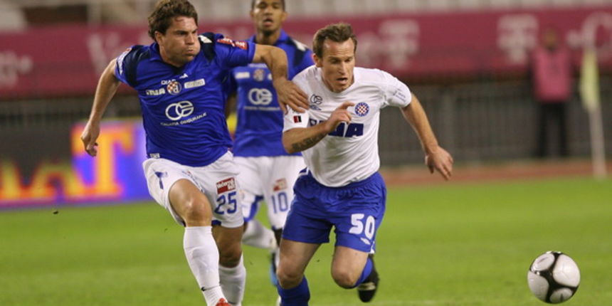 Split, 311009.
Stadion Poljud.
Derbi utakmica 13.Kolo T-com 1. HNL izmedju NK Hajduk – NK Dinamo.
Na fotografiji: Florin Cernat (Hajduk).
Foto: Vladimir Dugandzic / CROPIX Split, 311009.
Stadion Poljud.
Derbi utakmica 13.Kolo T-com 1. HNL izmedju NK Hajduk – NK Dinamo.
Na fotografiji: Florin Cernat (Hajduk).
Foto: Vladimir Dugandzic / CROPIX