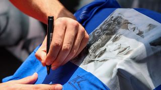 Druženje s košakašima povodom 60. rođendana Dražena Petrovića Druženje s košakašima povodom 60. rođendana Dražena Petrovića