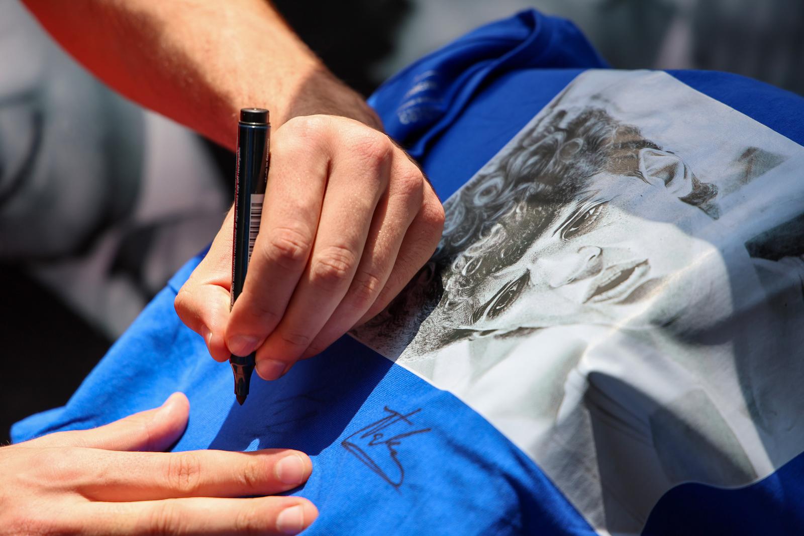 Druženje s košakašima povodom 60. rođendana Dražena Petrovića Druženje s košakašima povodom 60. rođendana Dražena Petrovića