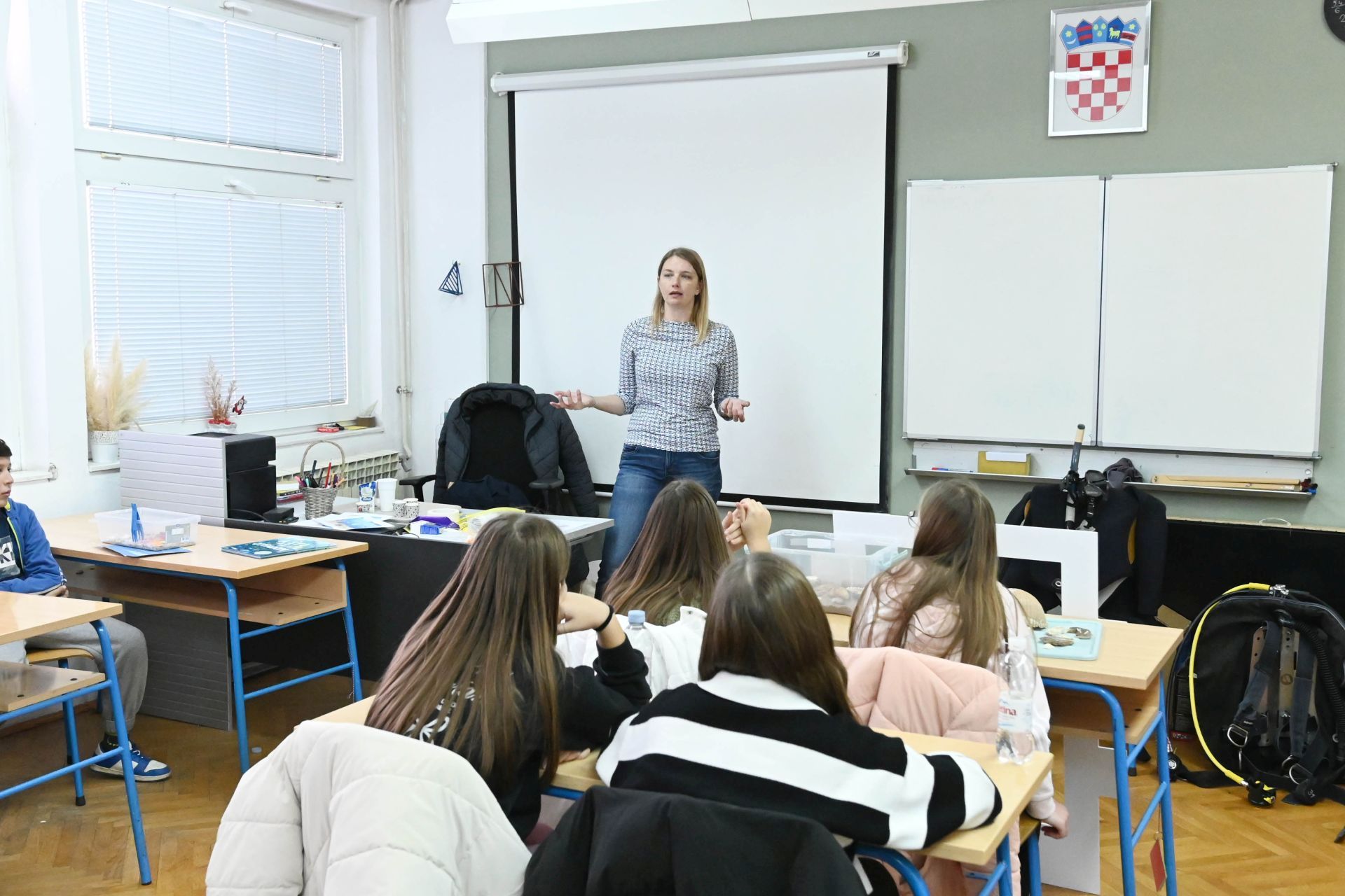 Znanstvene radionice u Osnovnoj školi Zemunik