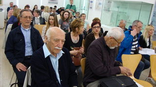 Kava pretočena u pjesmu – večer poezije u Muzeju antičkog stakla. Foto: Gordana Šarić