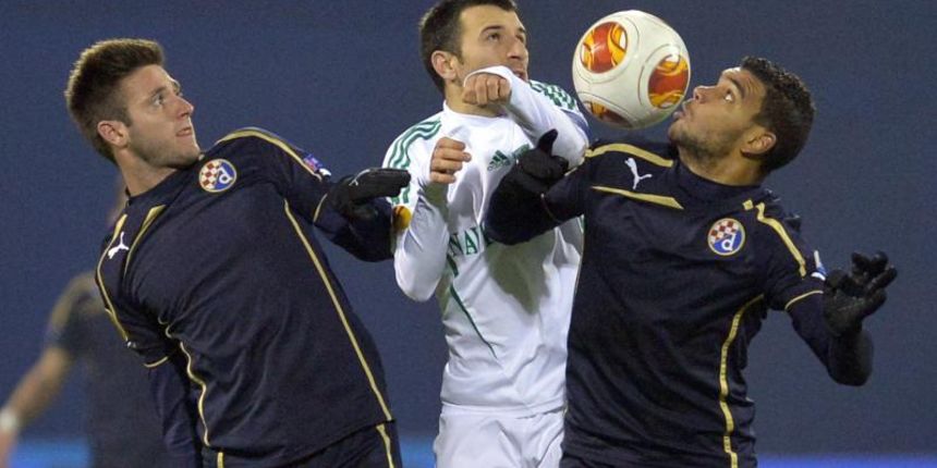 12.12.2013., stadion Maksimir, Zagreb – Europska liga, 6. kolo, GNK Dinamo – PFC Ludogorec. Duje Cop i El Arabi Hilal Soudani.Photo: Marko Prpic/PIXSELL 12.12.2013., stadion Maksimir, Zagreb – Europska liga, 6. kolo, GNK Dinamo – PFC Ludogorec. Duje Cop i El Arabi Hilal Soudani.Photo: Marko Prpic/PIXSELL