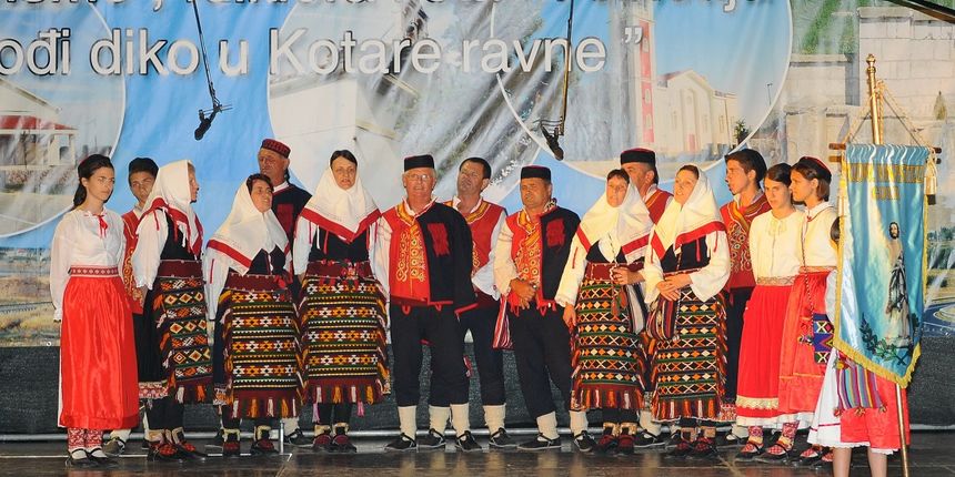 5. Večer pisme, folklora i starih običaja “Dođi diko u Kotare ravne”-Zemunik 2013 5. Večer pisme, folklora i starih običaja “Dođi diko u Kotare ravne”-Zemunik 2013