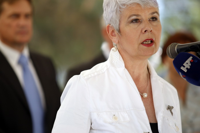 Zadar, 020810.
Jadranka Kosor polozila je kamen temeljac za zgradu u kojoj ce biti 65 stanova za hrvatske ratne vojne invalide. Gradiliste se nalazi u ulici Krste Odaka.
Foto: Jure Miskovic / CROPIX