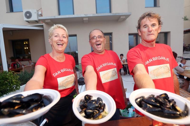 Betina: Održana 49. fešta od školjaka – Dan brganje. Photo: Duško Jaramaz/PIXSELL