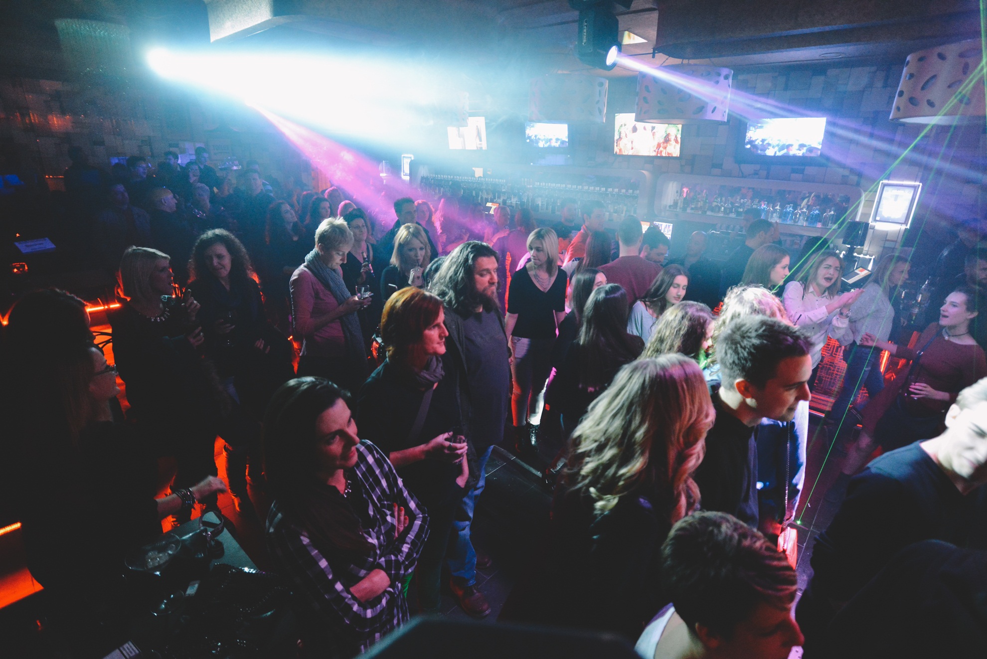 Vatra i Epilog u Maraschino baru, Foto: Iva Perinčić Vatra i Epilog u Maraschino baru, Foto: Iva Perinčić