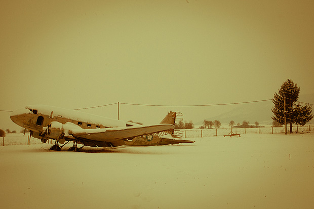 Priča zaboravljenog aviona u Otočcu, foto: Leo Banic
