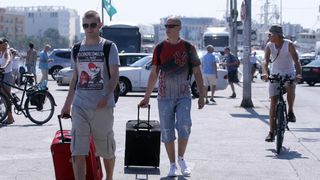 26.07.2013., Zadar – Velika guzva u zadarskoj trajektnoj luci. Photo: Zeljko Mrsic/PIXSELL Autor Zeljko Mrsic/PIXSELL guzve, trajekt, Luka, turisti 26.07.2013., Zadar – Velika guzva u zadarskoj trajektnoj luci. Photo: Zeljko Mrsic/PIXSELL Autor Zeljko Mrsic/PIXSELL guzve, trajekt, Luka, turisti