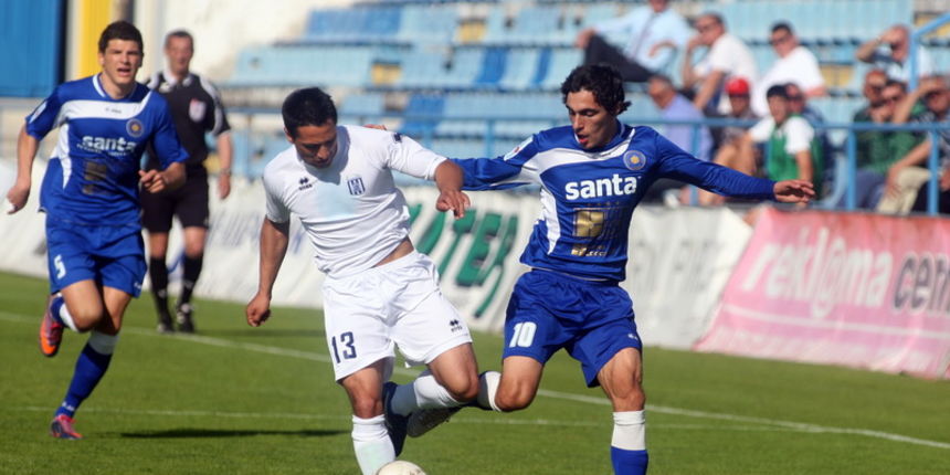 Zadar, 050512. Stadion Stanovi. MAXtv Prva liga. Nogometna utakmica NK Zadar – NK Karlovac. Na slici igrac Zadra Luka Begonja.Foto: Jure Miskovic / CROPIX