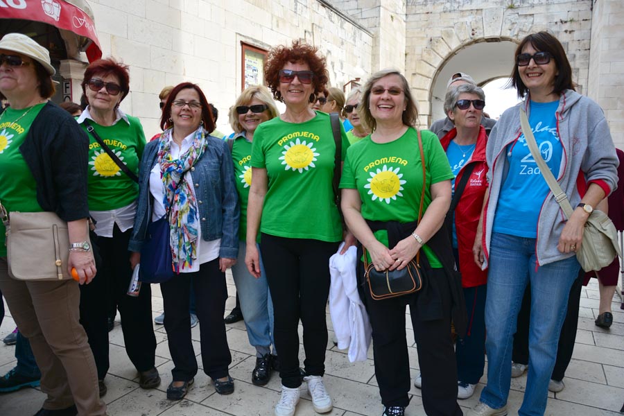 “Relaksice” u akciji “1000 koraka kroz 1000 ulica”, foto: Iva Perinčić “Relaksice” u akciji “1000 koraka kroz 1000 ulica”, foto: Iva Perinčić