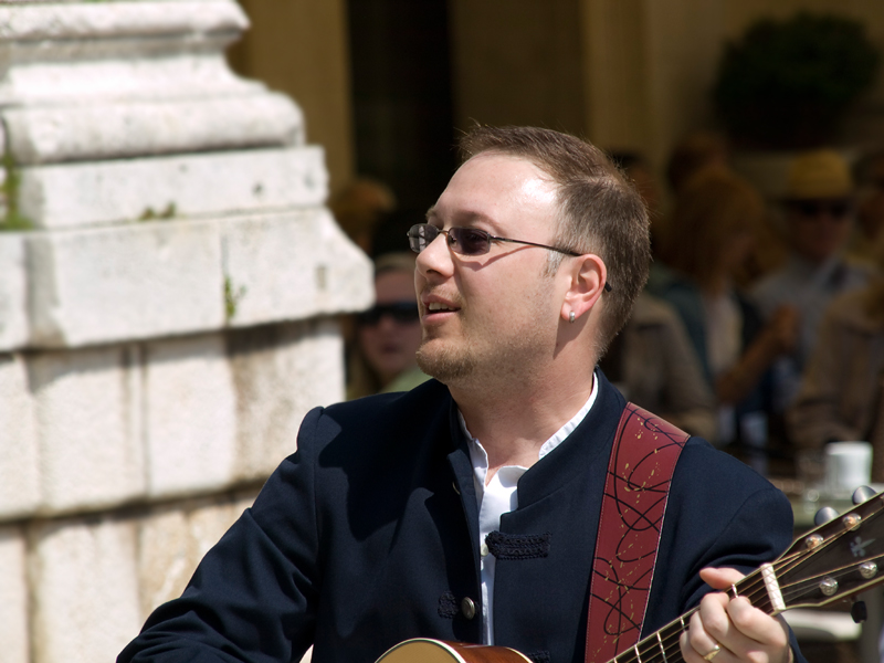 Klapa Kadena na Narodnom trgu, 12. travnja 2009.