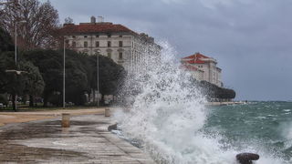 Jugo na zadarskoj rivi 19. siječnja 2014. Foto: Roberto Lerga Jugo na zadarskoj rivi 19. siječnja 2014. Foto: Roberto Lerga