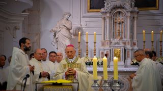Nadbiskup Puljić predvodio svečano misno slavlje u crkvi. sv. Marije u sklopu obilježavanja 950. obljetnice spomena samostana. Foto: Iva Perinčić