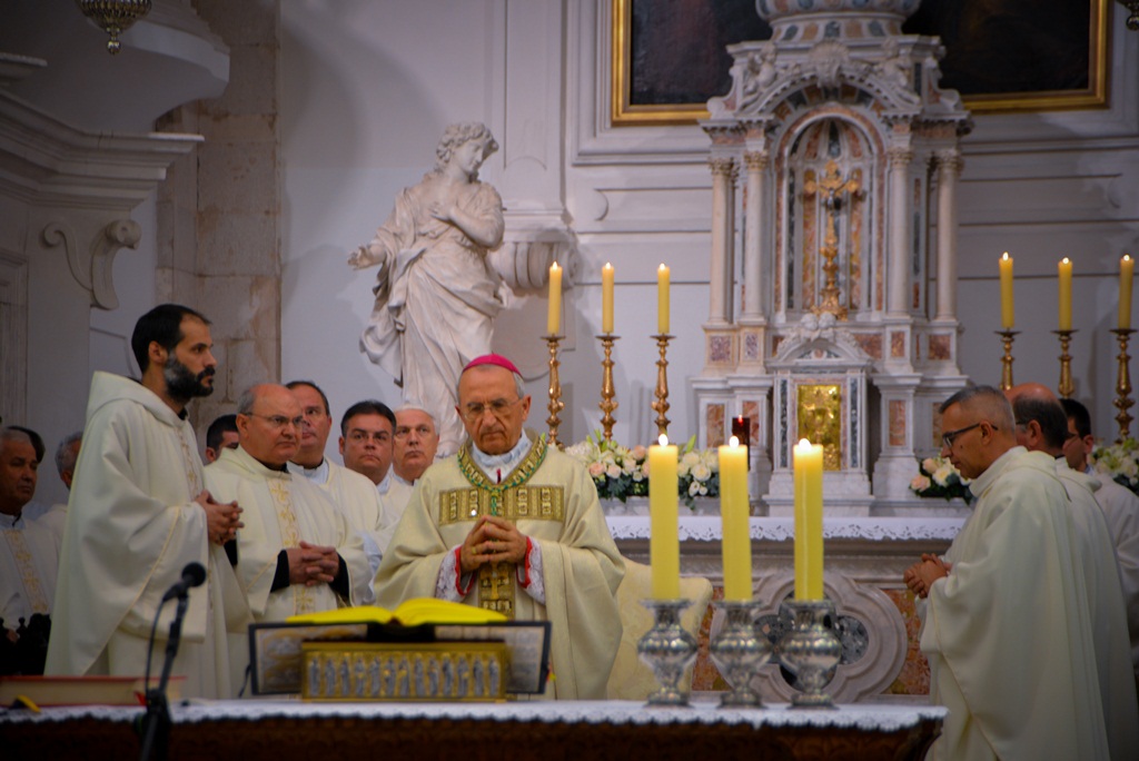 Nadbiskup Puljić predvodio svečano misno slavlje u crkvi. sv. Marije u sklopu obilježavanja 950. obljetnice spomena samostana. Foto: Iva Perinčić