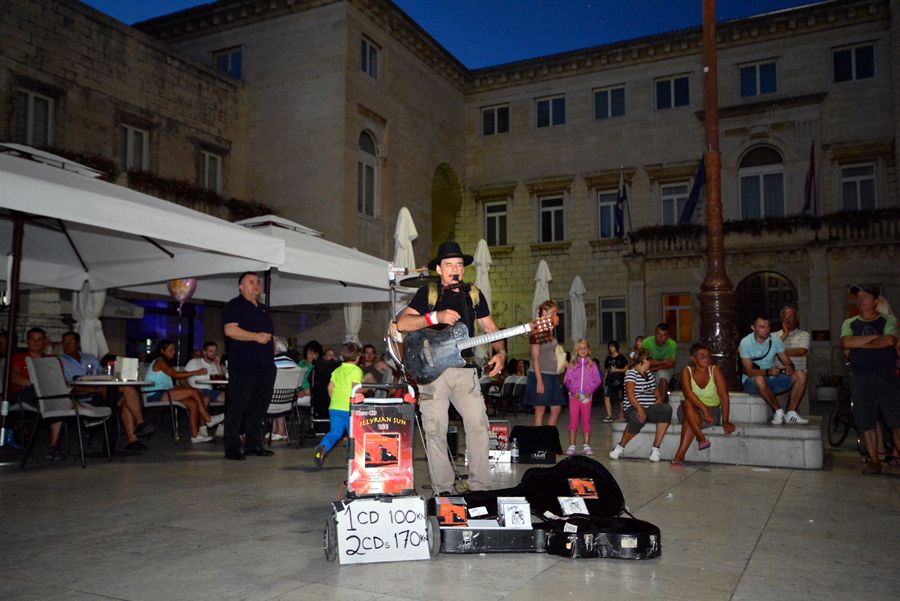 Performeri Saraswati na KalelargArt-u ; foto Iva Perinčić Performeri Saraswati na KalelargArt-u ; foto Iva Perinčić