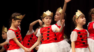 Plesna čestitka Zadarskog plesnog ansambla, Foto: Leo Banić Plesna čestitka Zadarskog plesnog ansambla, Foto: Leo Banić