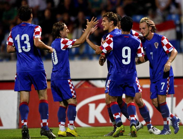Bratislava, Slovacka, 110810.
Stadion Pasienky.
Medjunarodna  prijateljska nogometna utakmica 
Slovacka – Hrvatska
Na fotografiji: slavlje igraca hrvatske reprezentacije, Gordon Schildenfeld, Luka Modric, Nikica Jelavic, Eduardo i Ivan Rakitic.
Foto: Rona