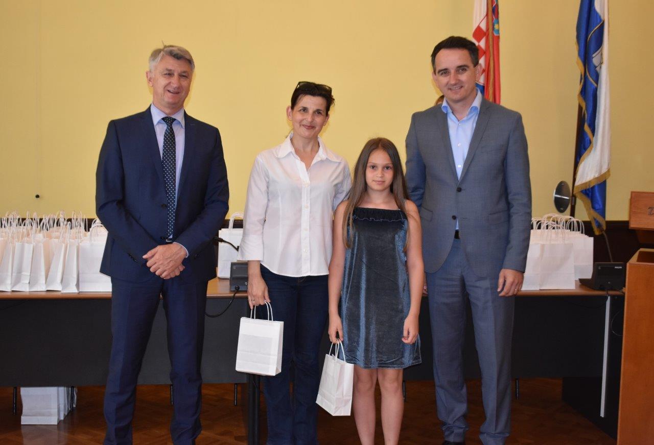 Prijem za nagrađivane učenike osnovnih i srednjh škola