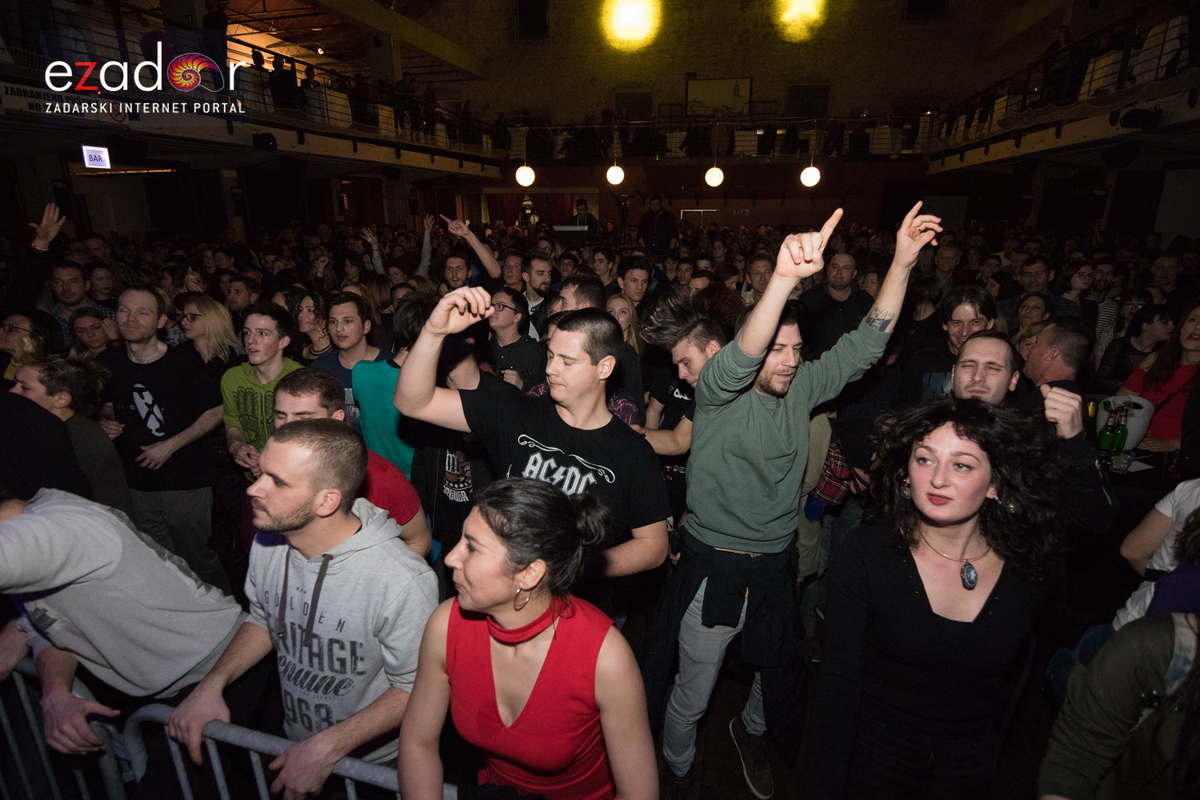Hladno pivo @ Arsenal Zadar Hladno pivo @ Arsenal Zadar