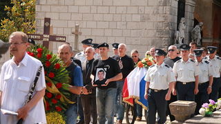 Posljednji ispraćaj zadarskog fotografa i umirovljenog satnika HV-a, Roberta Lerge na Gradskom groblju Zadar