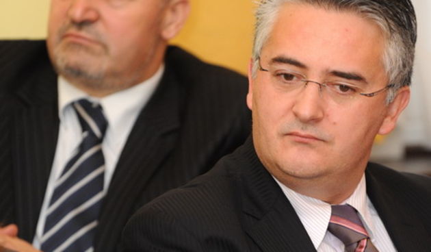 Zadar, 231210
Danas je Velikoj vjecnici Zadarske Zupanije odrzana sjednica Skupstine Zadarske zupanije na kojoj je usvojen proracun za 2011. godinu.
Na fotografiji: zadarski dozupani Stanko Zrilic (ljevo) i Djani Bunja (desno).
Foto: Andrija Lucic / CROPI