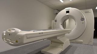 Ministar zdravlja dr. Dario Nakić predao je OB Zadar novi CT uredjaj vrijedan 5,5 milijuna kuna, ciju je nabavu osiguralo ministarstvo. Photo: Dino Stanin/PIXSELL Ministar zdravlja dr. Dario Nakić predao je OB Zadar novi CT uredjaj vrijedan 5,5 milijuna kuna, ciju je nabavu osiguralo ministarstvo. Photo: Dino Stanin/PIXSELL