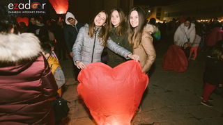 Humanitarni svjetlosni spektakl “Zaželi ljubav 2018.” @ Forum