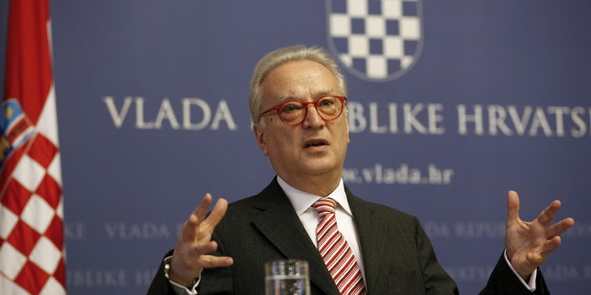 Zagreb, 140311.
Predsjednica Vlade Republike Hrvatske Jadranka Kosor sastala se u Banskim dvorima s izvjestiteljem za Republiku Hrvatsku u Europskom parlamentu Hannesom Swoboda i izaslanstvom Odbora za vanjske poslove u Europskom parlamentu.
Na fotografij Zagreb, 140311.
Predsjednica Vlade Republike Hrvatske Jadranka Kosor sastala se u Banskim dvorima s izvjestiteljem za Republiku Hrvatsku u Europskom parlamentu Hannesom Swoboda i izaslanstvom Odbora za vanjske poslove u Europskom parlamentu.
Na fotografij