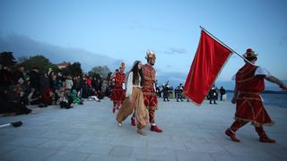 HGD Sv. Cecilija izvelo korčulanski viteški ples “Moreška” na Pozdravu suncu