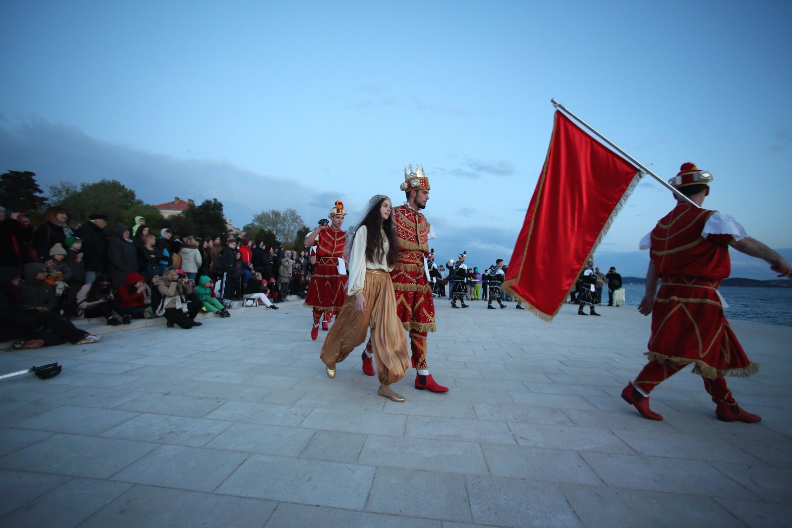 HGD Sv. Cecilija izvelo korčulanski viteški ples “Moreška” na Pozdravu suncu