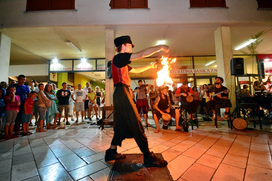 Performeri Saraswati na KalelargArt-u ; foto Iva Perinčić Performeri Saraswati na KalelargArt-u ; foto Iva Perinčić