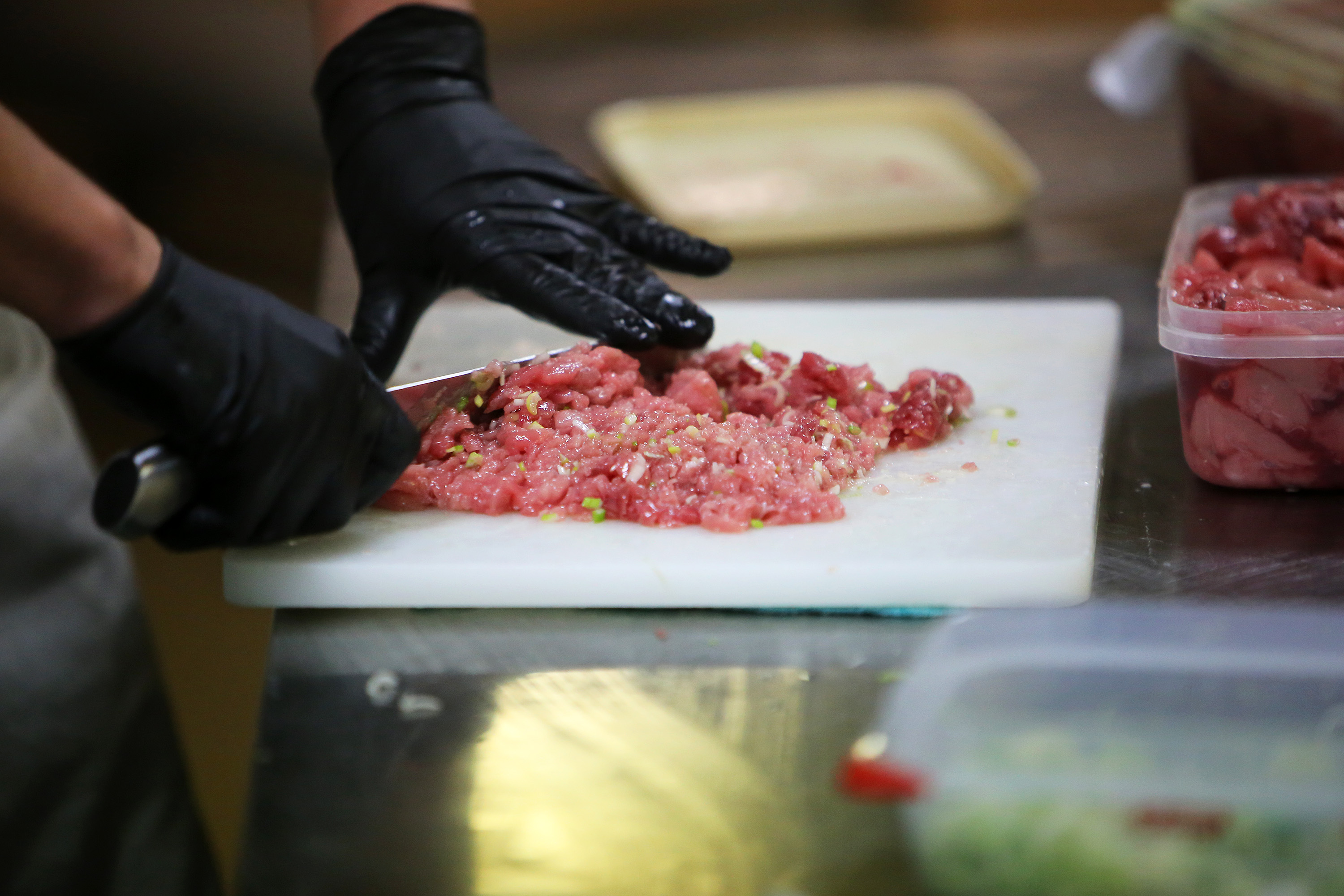 Kako se sinoć spremao sushi za večerašnje otvaranje Tuna, Sushi & Wine Festivala Kako se sinoć spremao sushi za večerašnje otvaranje Tuna, Sushi & Wine Festivala