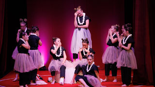 Igrajmo se: Zabranjeno mlađima od 15 strana A