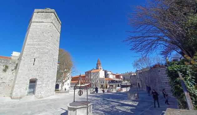 Travanj 2023 Zadar ilustracija most Knezeva palaca Branimir Trg pet bunara