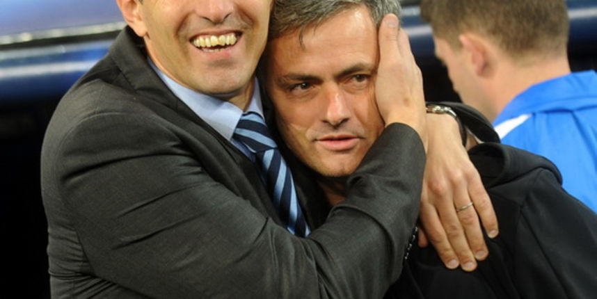 Madrid, 221111.Santiago Bernabeu stadion.Nogometna utakmica 5. kola, skupine D, Uefine Lige prvaka izmedju madridskog Reala i Gnk Dinamo.Na slici: Krunoslav jurcic trener Dinama grli Jpose Mourinha trenera Reala i svog velikog uzora kao trenera.Foto: Madrid, 221111.Santiago Bernabeu stadion.Nogometna utakmica 5. kola, skupine D, Uefine Lige prvaka izmedju madridskog Reala i Gnk Dinamo.Na slici: Krunoslav jurcic trener Dinama grli Jpose Mourinha trenera Reala i svog velikog uzora kao trenera.Foto: