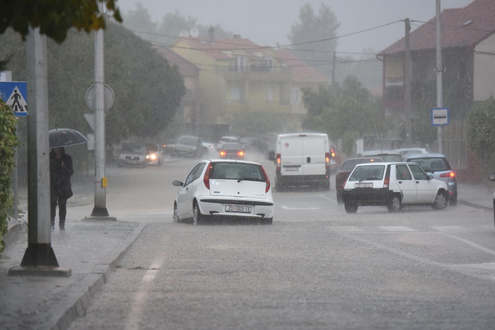 Kišna kataklizma u Zadru: poplavljen cijeli grad