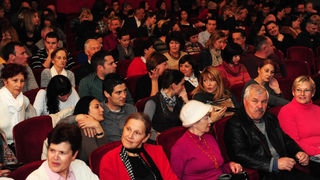 Zadar, 06.03.2013. snimio: Nenad Marčev,
Monodrama Zijaha Sokolovića,
Međuigre 0-24,
Redatelj Zijah Sokolović,
Dvorana HNK Zadar Zadar, 06.03.2013. snimio: Nenad Marčev,
Monodrama Zijaha Sokolovića,
Međuigre 0-24,
Redatelj Zijah Sokolović,
Dvorana HNK Zadar