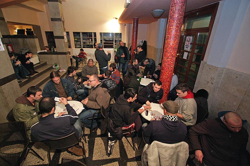 Božićni turnir u briškuli, trešeti i kifamenu