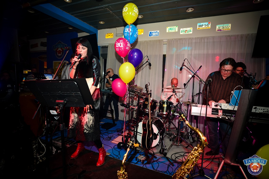 U Famous beach and grill baru Rockatansky bend proslavio je 20 godina djelovanja U Famous beach and grill baru Rockatansky bend proslavio je 20 godina djelovanja