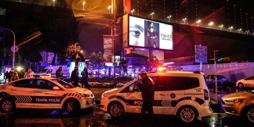 Turska policija na mjestu eksplozije u noćnom klubu Reina Turska policija na mjestu eksplozije u noćnom klubu Reina