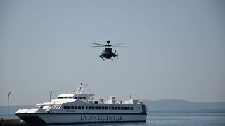 RTOP Vukovar i Kiowa Warrior na splitskoj rivi RTOP Vukovar i Kiowa Warrior na splitskoj rivi