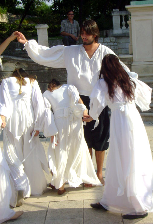 Trg Pet bunara: Glagoljaška renesansa