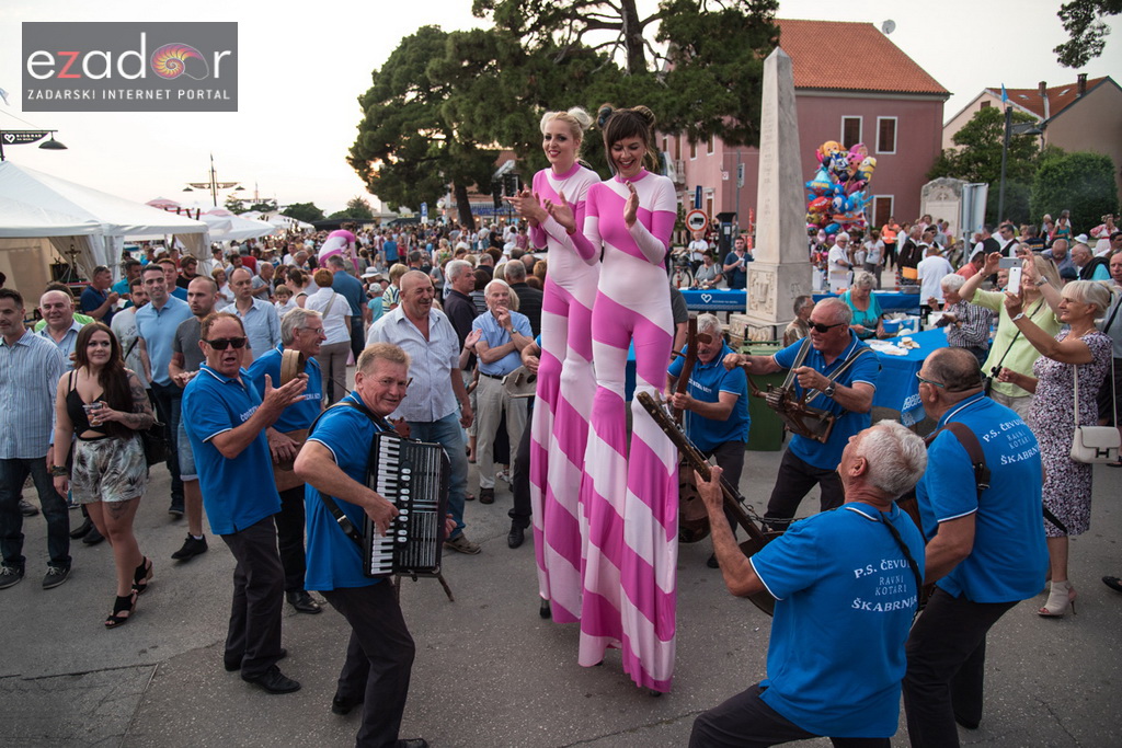 Otvoren 12. biogradski Gastro stol Otvoren 12. biogradski Gastro stol